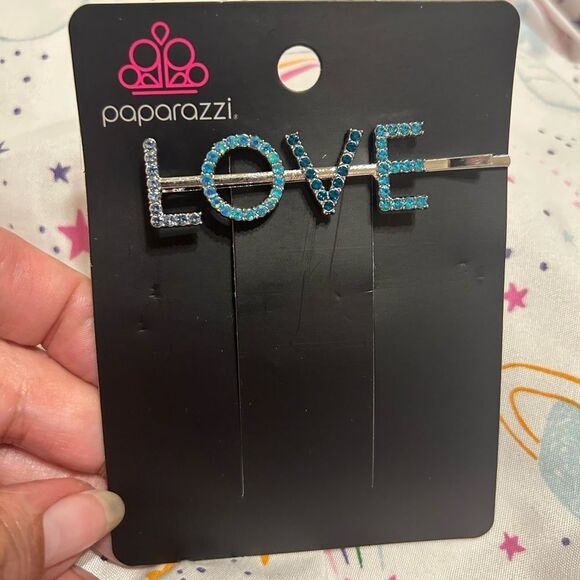 NWT Paparazzi Blue LOVE Hair Clip - Picture 1 of 6